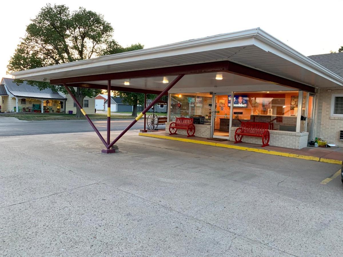 Annie Oakley Motel Oakley エクステリア 写真