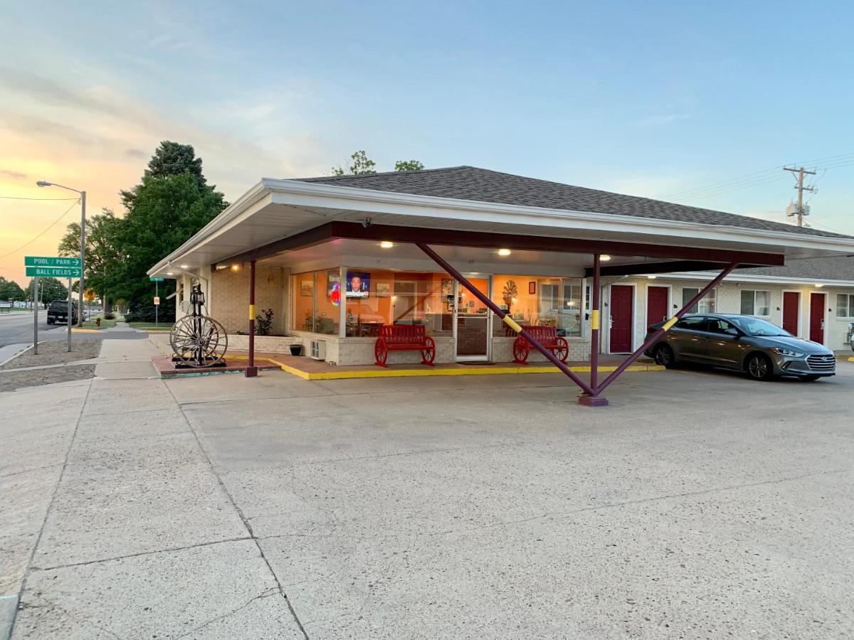 Annie Oakley Motel Oakley エクステリア 写真