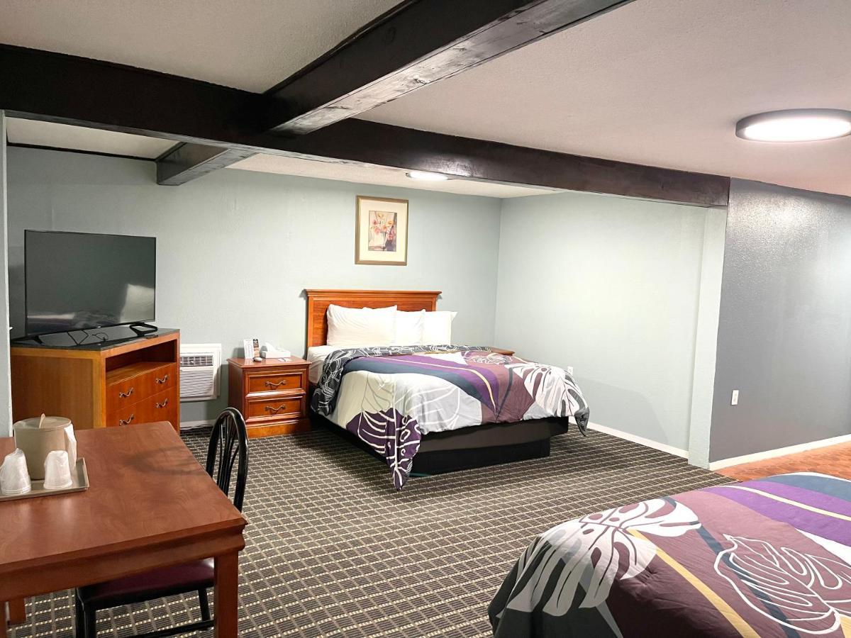 Annie Oakley Motel Oakley エクステリア 写真