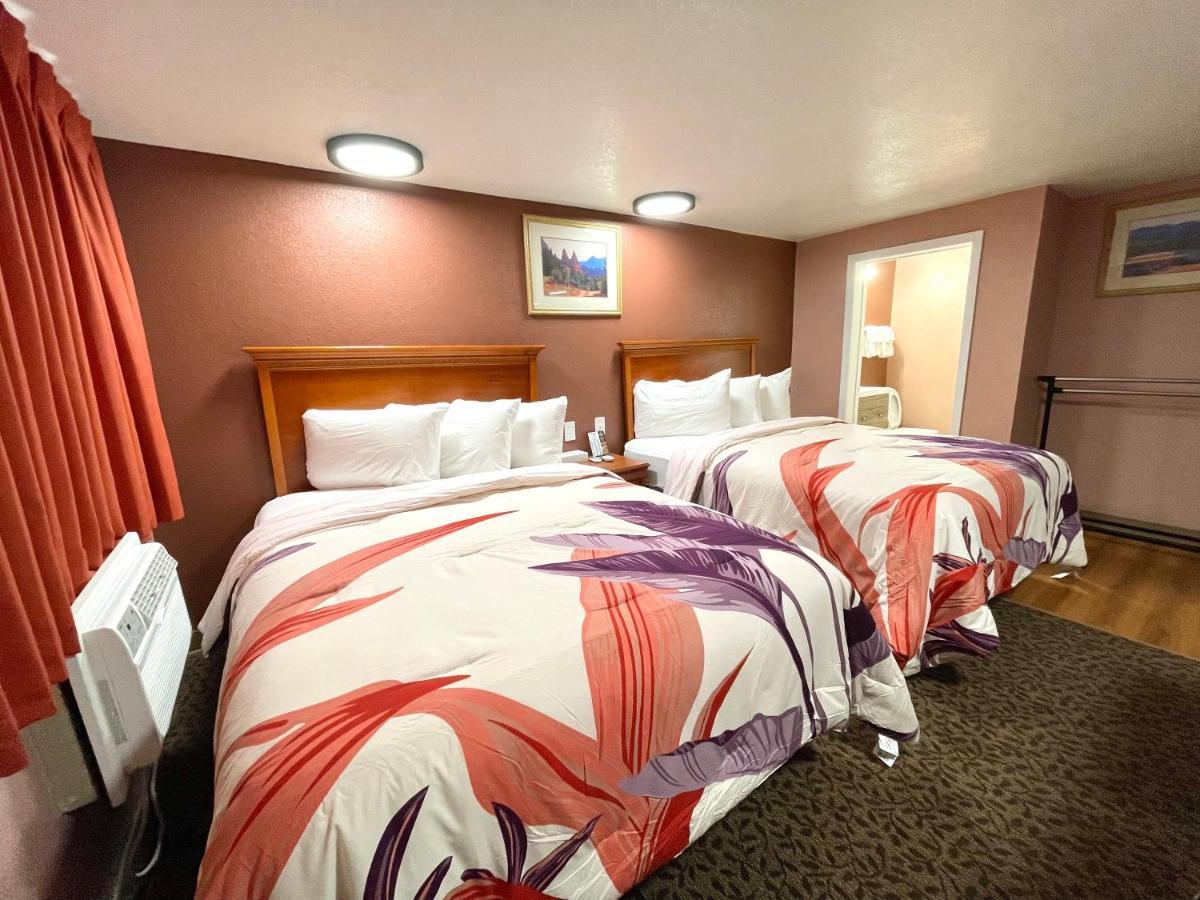 Annie Oakley Motel Oakley エクステリア 写真