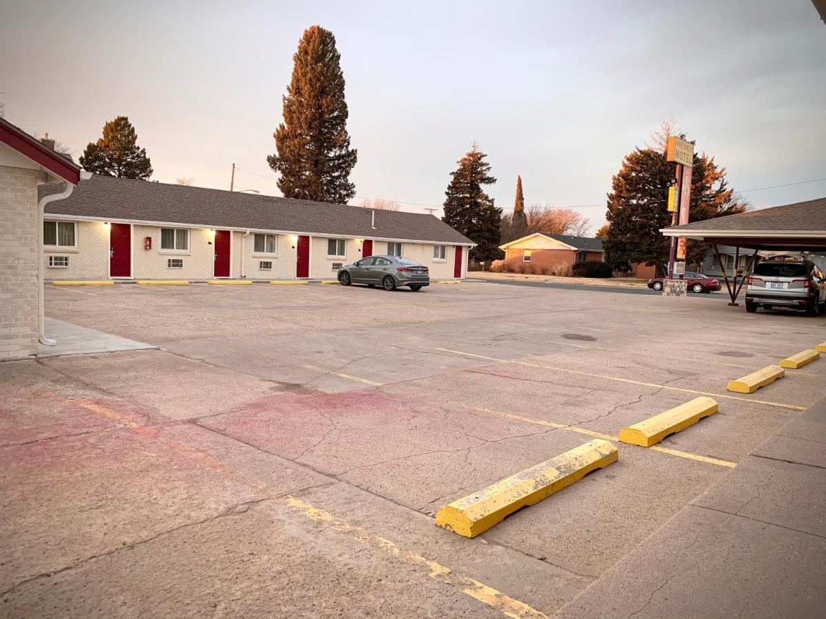 Annie Oakley Motel Oakley エクステリア 写真