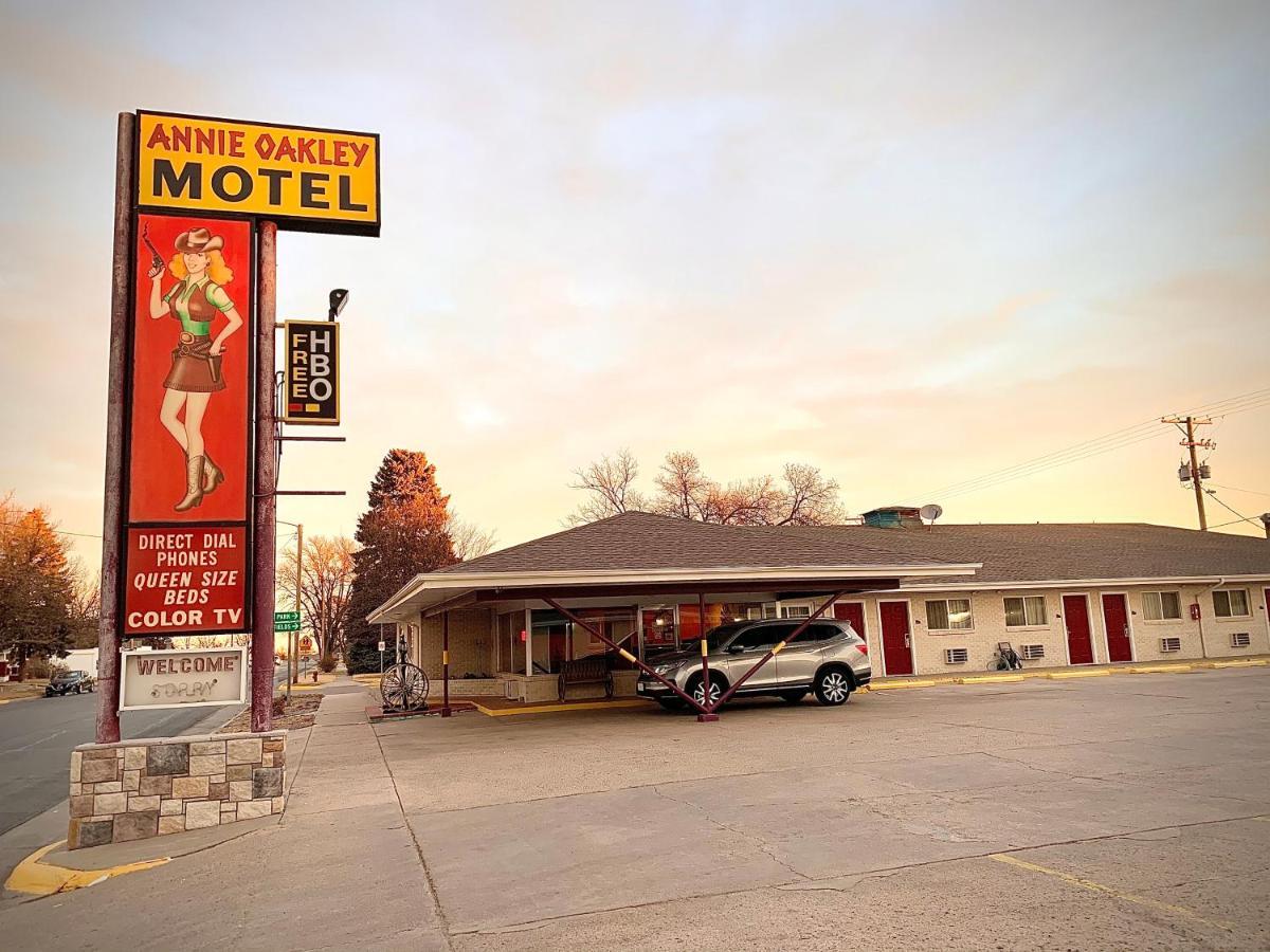 Annie Oakley Motel Oakley エクステリア 写真