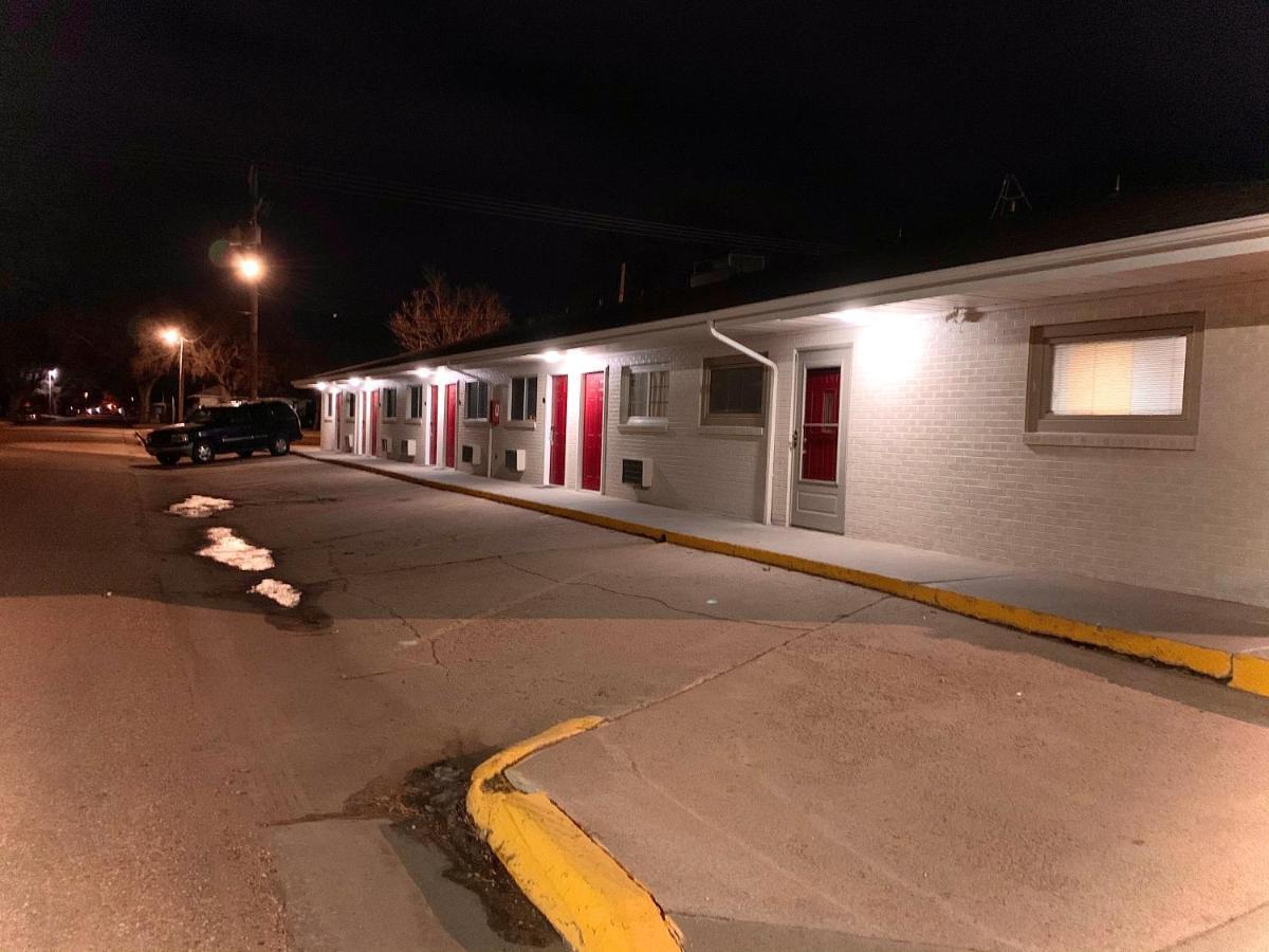 Annie Oakley Motel Oakley エクステリア 写真