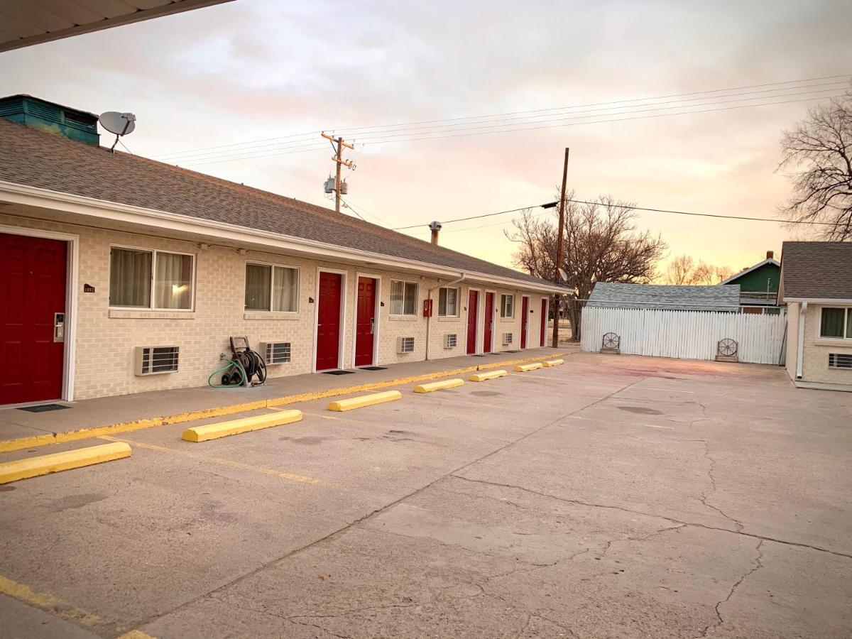 Annie Oakley Motel Oakley エクステリア 写真